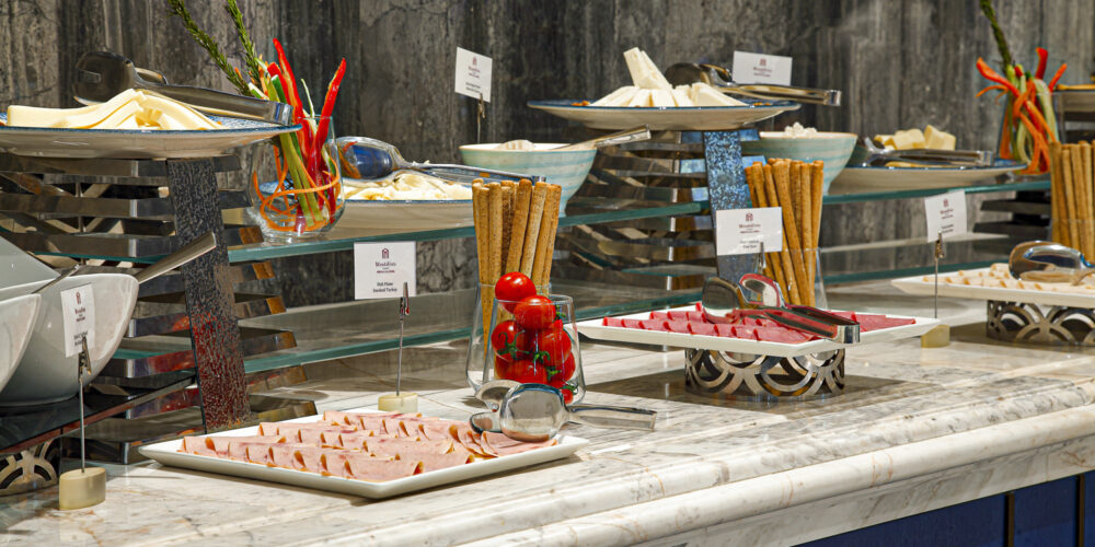 BREAKFAST BUFFET 4 BREAKFAST BUFFET 4