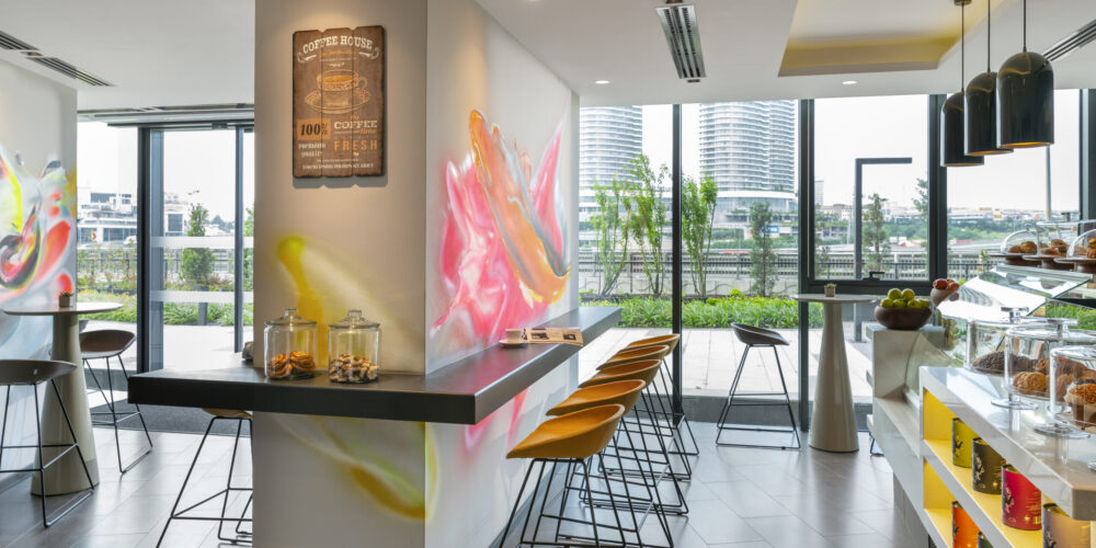 Deli Cafe 6933 Deli Cafe 6933